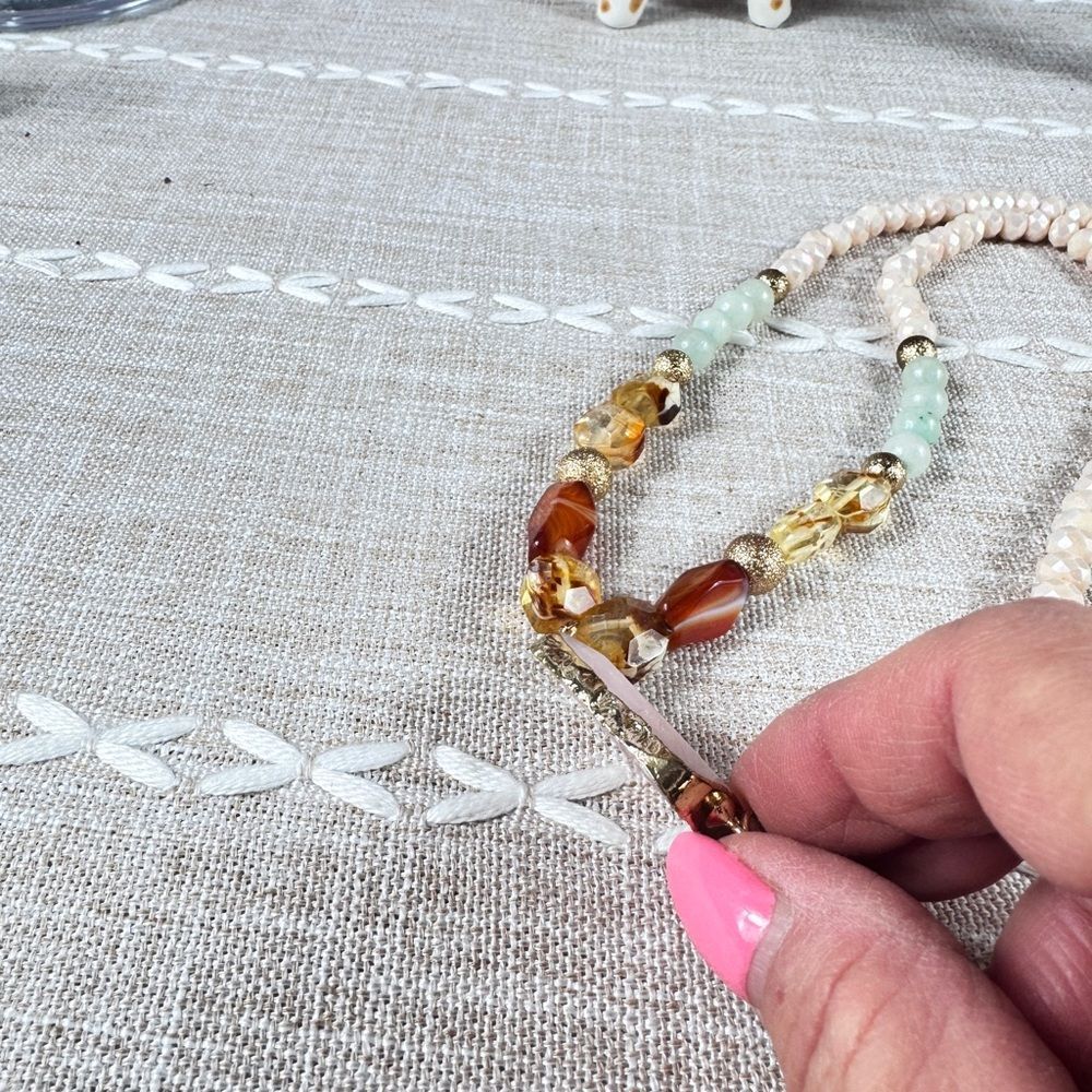 Chic Multi-Color Beaded Necklace - Picture 5 of 9